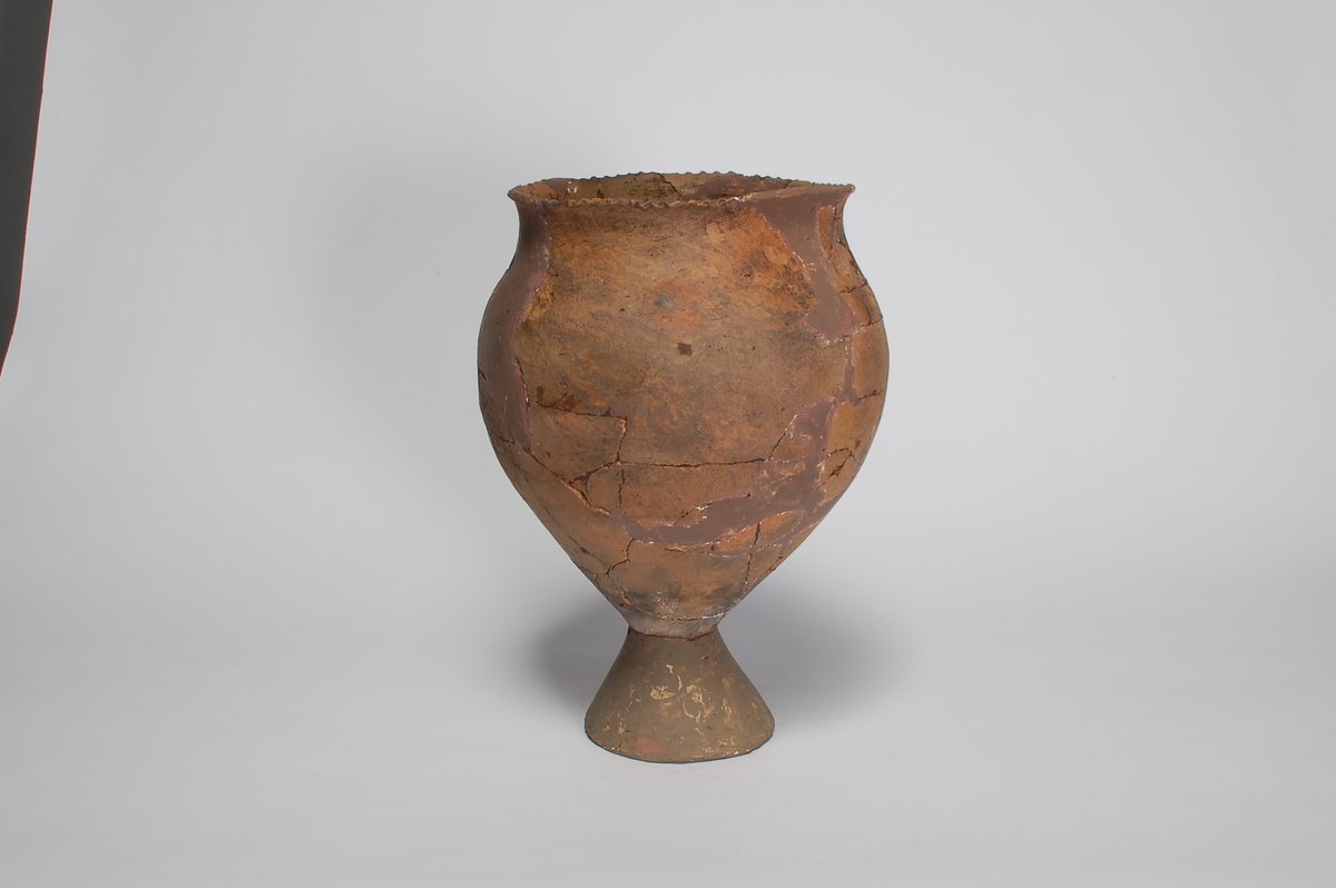 古墳時代になると、 #弥生土器 の系譜をひく #土師器 とともに、朝鮮