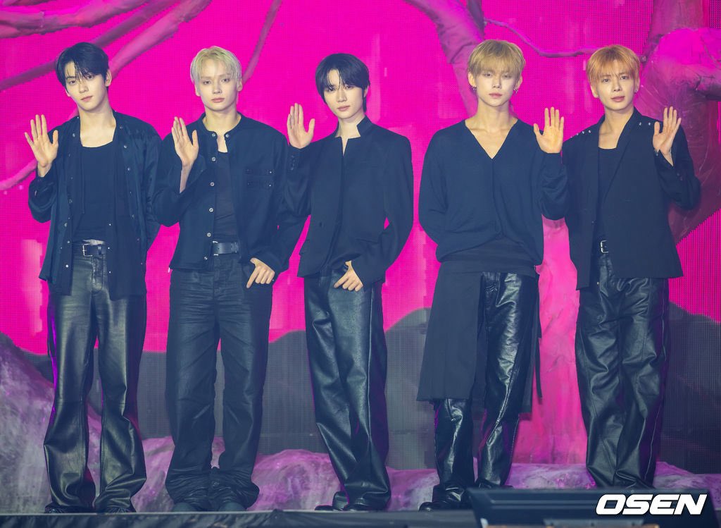 7th year: lea ★ tweet media