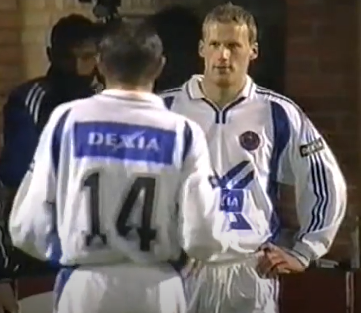 MichelFCBerix's tweet image. ON THIS DAY (2001):
Vandaag 25 jaar geleden won #ClubBrugge met 0-2 bij KSK Beveren (Sillah, Clement).
Rune Lange (23) maakte zijn debuut voor Club. Ebrima Sillah scoorde zijn laatste goal (7e) voor Blauw-Zwart.