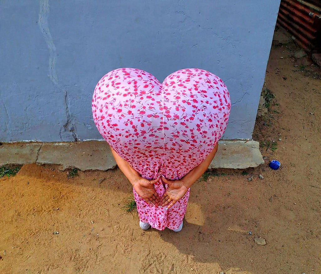 Man’s NOT Barry Roux tweet media