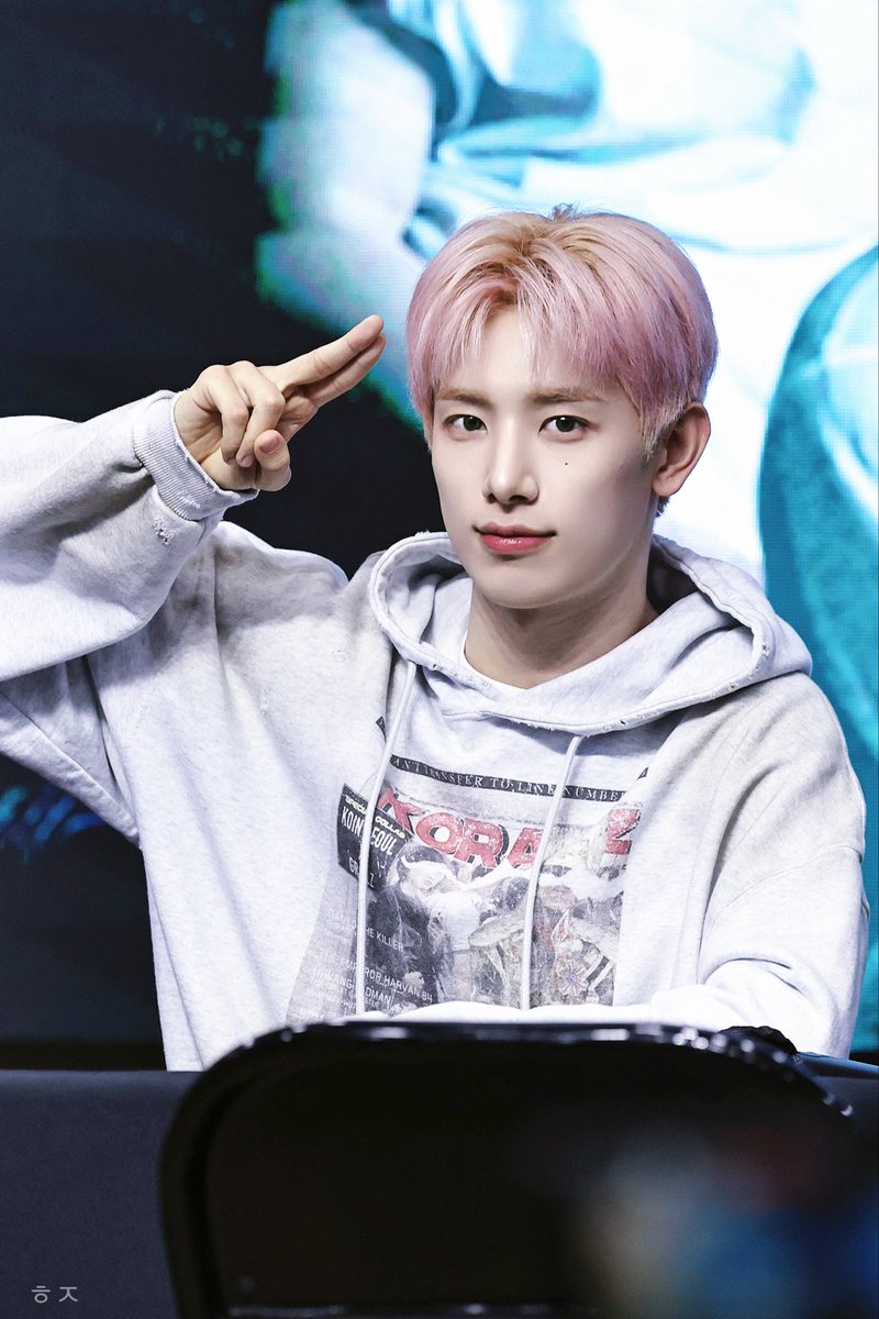 xxxx_CC12's tweet photo. 260410

#KUNHO #건호 #사삼건호
#ALL_H_OURS #올아워즈 https://t.co/zjH8SgpLGX