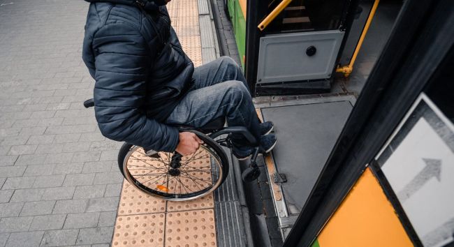 DiariDiscapCat's tweet image. L'accessibilitat, el mercat laboral i la jubilació encapçalen les inquietuds del sector de la discapacitat el 2026 #APUNTS #discapacitat #Preocupacions2026 @Cermi_Estatal @cocarmi @_dincat @salutmentalcat @cocemfecat
diarideladiscapacitat.cat/laccessibilita…