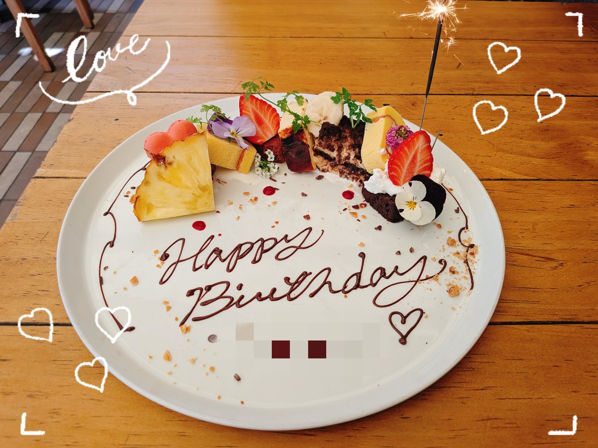 この間ランチした時にも誕生日祝ってもらってしまった！
ありがとう〜(*^^*) ︎︎💕︎