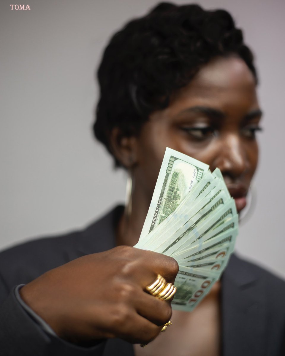 toma_lens tweet media