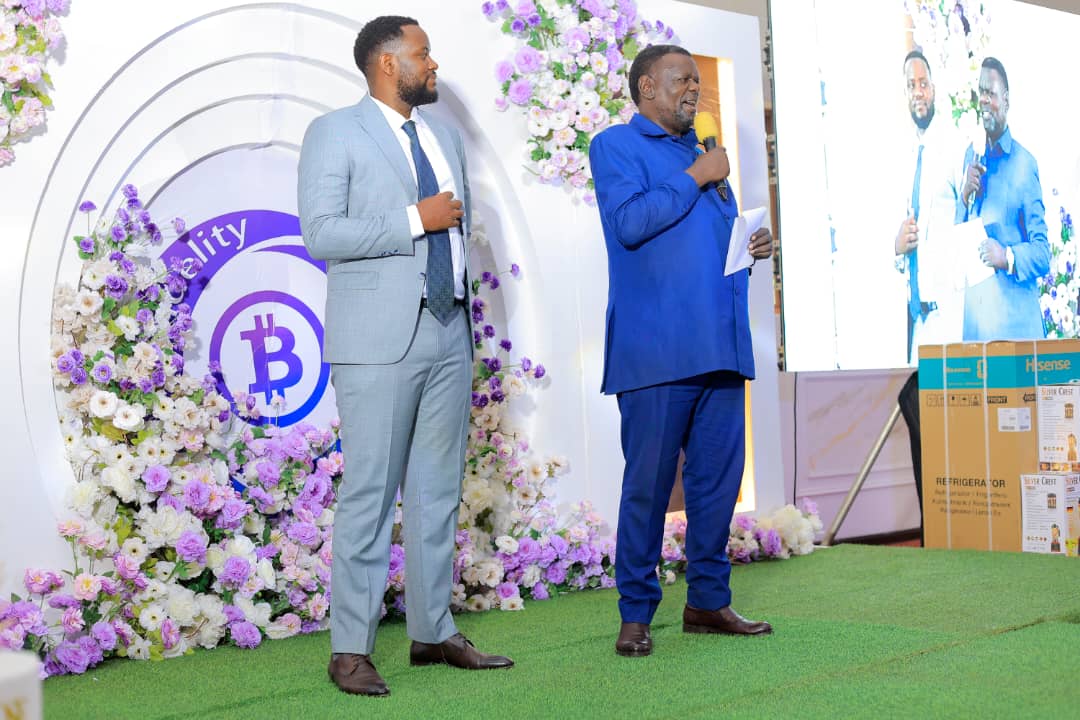 Kinghuzzy256's tweet photo. Wapi simply get small skills participate in copy and paste 
Remember we get trading signals from   Jonathan Brook, broker in the crypto market he is an expert in futures sculp  trading!
So ur job is to copy and paste. https://t.co/VSWWujmvFQ