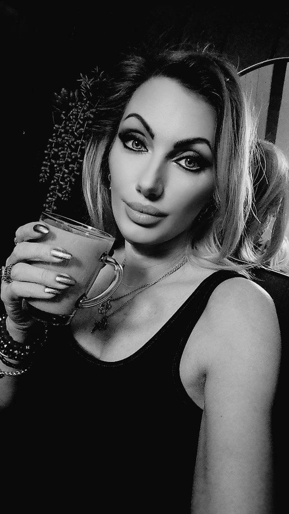 Sandra Sayer 💜 Mystical Model tweet media