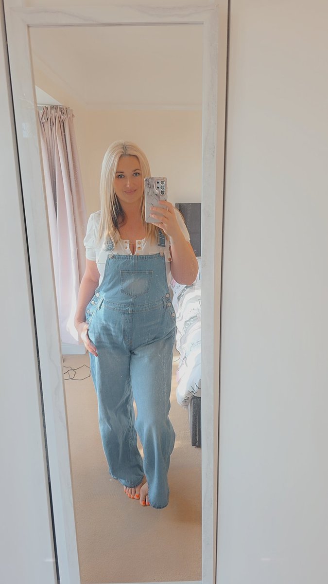 Poppy Hart tweet media