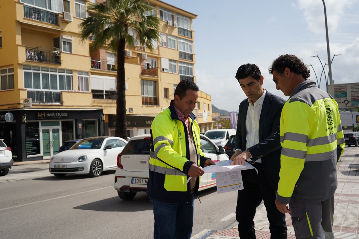 AytoCoin's tweet photo. 🚗💨 Desde el Ayuntamiento de Coín informamos del inicio del proceso de contratación pública para la construcción de un tercer carril en la Avenida Reina Sofía, concretamente en el tramo comprendido entre la estación de servicio y la rotonda del Abogado de Oficio. https://t.co/Jayw6dcPTF