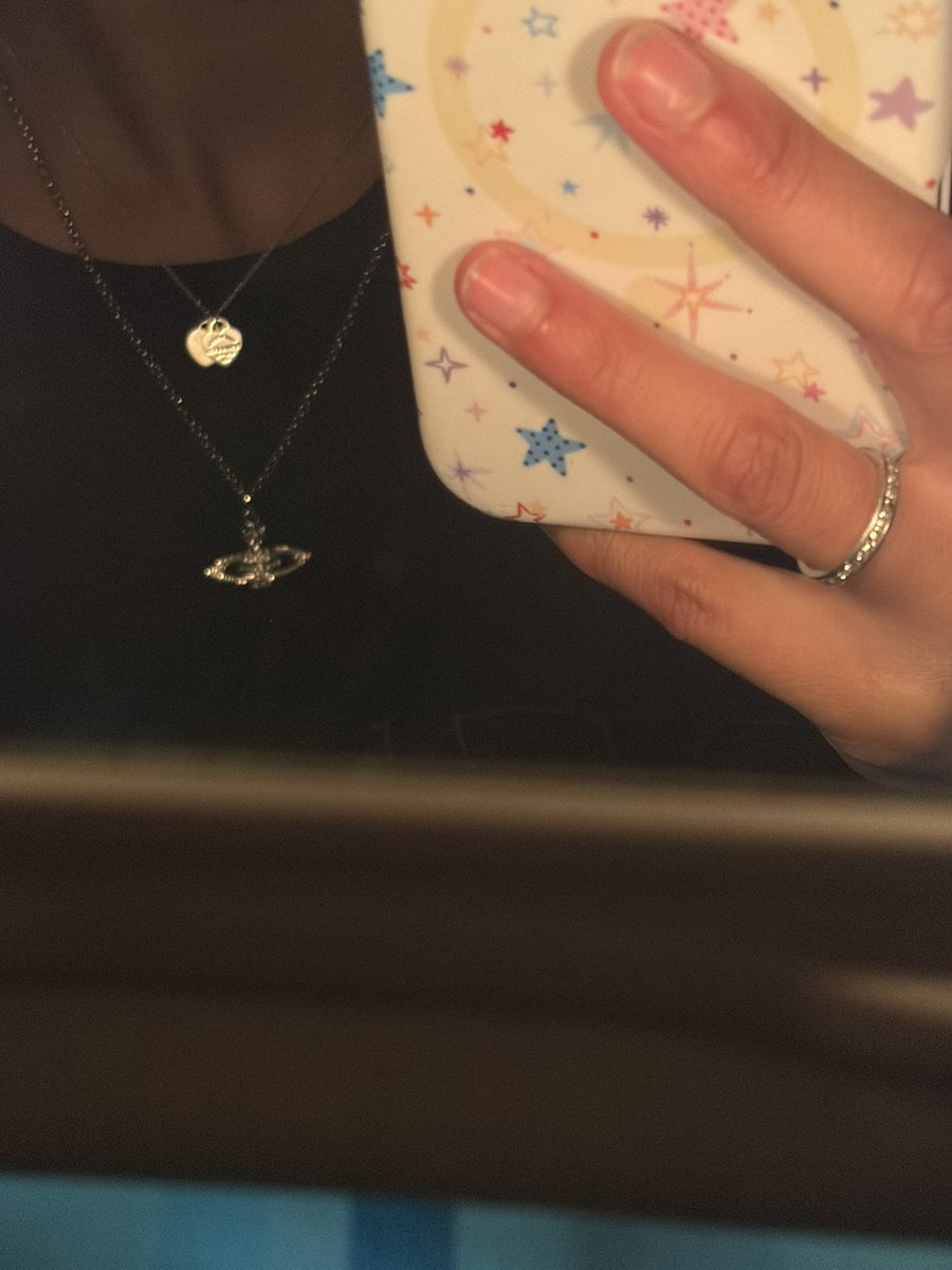 leora ♱ tweet media