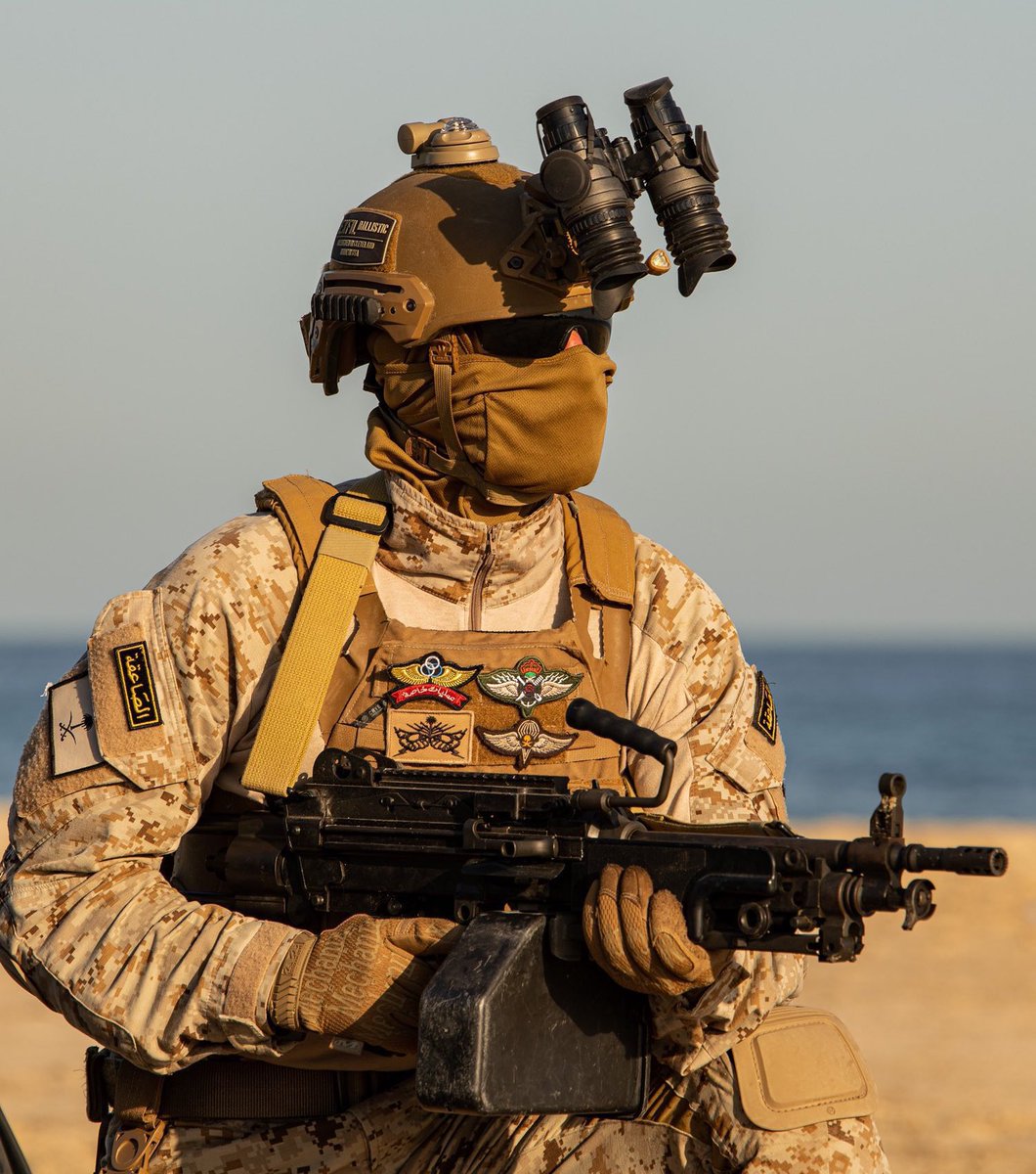 ‏ فالكون tweet media