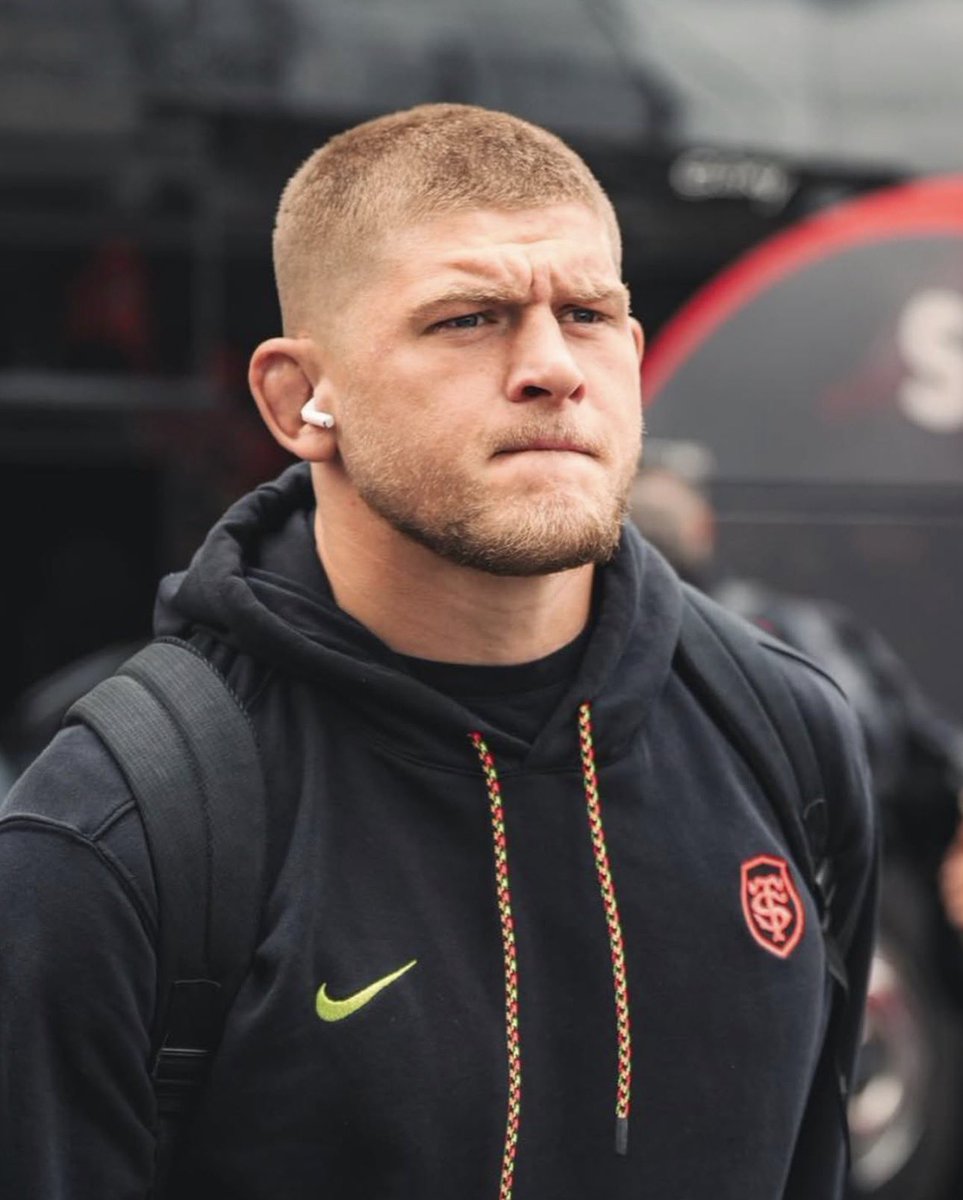 Grec Ahki tweet media