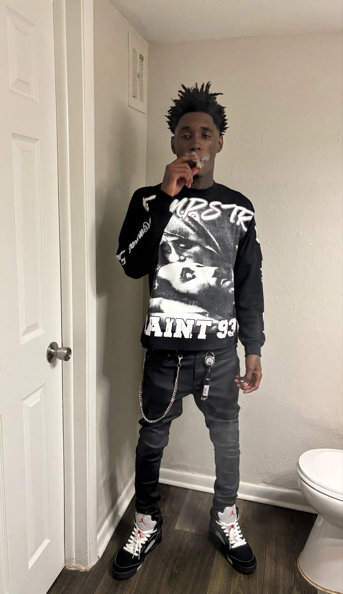 🦇 tweet media