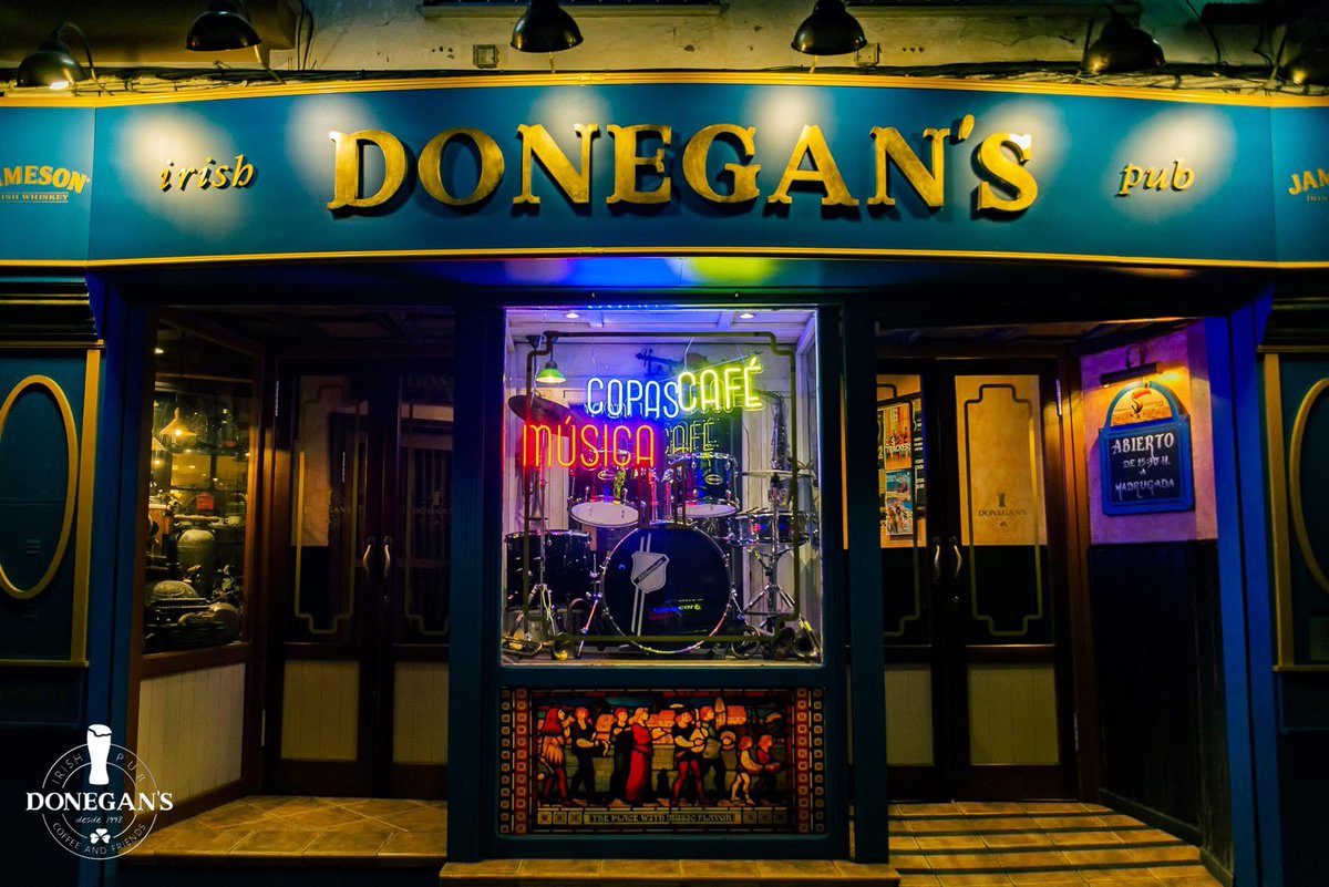 ¡Feliz semana! 🍻💙
.
.
.
#DonegansAlcalá
