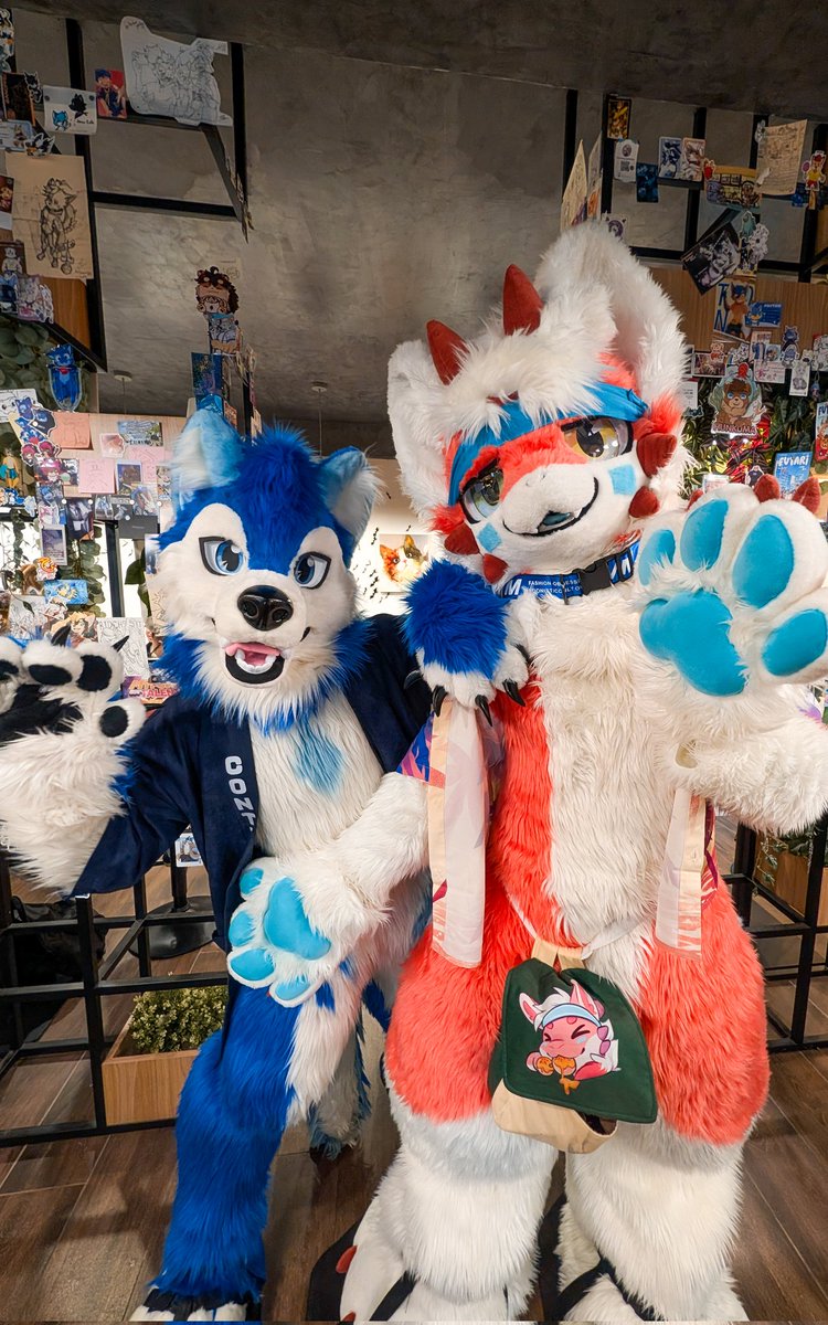 X is recently banning accounts??? Please don't ban me lol. I'm not a bot. Here's a new post now with a pink lizard.  

#jareecafe