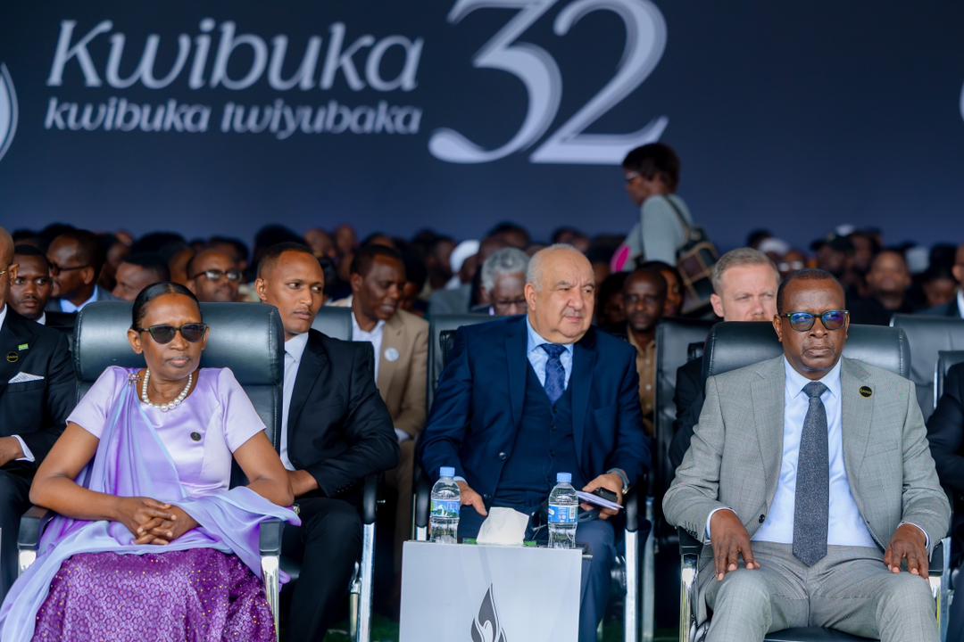 Unity_MemoryRw's tweet photo. Uyu munsi turasoza Icyumweru cy'Icyunamo, ku Rwibutso rwa Jenoside rwa Rebero, tunibuka abanyepolitiki bishwe bazira kurwanya umugambi wa Jenoside yakorewe Abatutsi.

Kurikira umuhango usoza Icyumweru cy’Icyunamo kuri iyi mpuzanzira https://t.co/7aQUYFHjrh

Dukomeze kwibuka twiyubaka.

#Kwibuka32