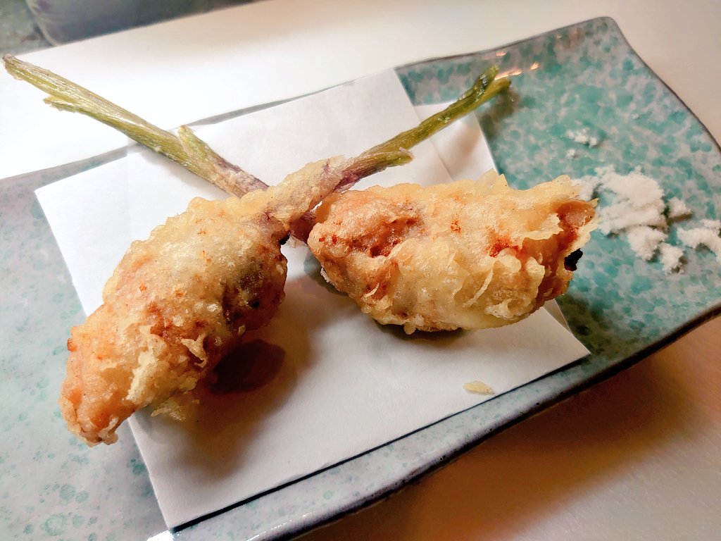 酒縁かかしオープンです！

今週もよろしくです。

【ズワイガニほぐし身とセロリの酢の物】
【新筍の土佐煮】
【大羽鰯の丸焼き】
【生桜海老とウコギのかき揚げ】
【谷中生姜の肉巻き天麩羅】
【ラムメンチカツ】
【ズワイガニと生海苔の冷製茶碗蒸し】

などなど！

ご来店お待ちしております。