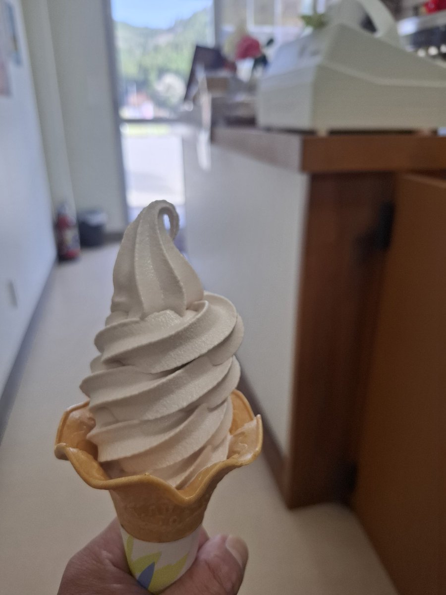 donot_feed's tweet photo. y-yfriendさんのさくらソフト美味しかったぁ
皆様も是非ご賞味あれ🍦 https://t.co/NPZebEcYYH