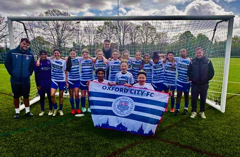Teamgrassroots_'s tweet image. 🗣️Show us your team 
#Shoutout to Oxford City Under 12s - First season in the JPL and smashed it!! We are so proud of you Girls 💙⚽️👏💪

#TeamGrassroots #GRF #GrassrootsFootball