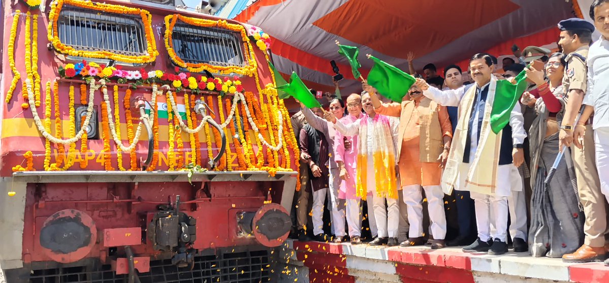 North Eastern Railway tweet media