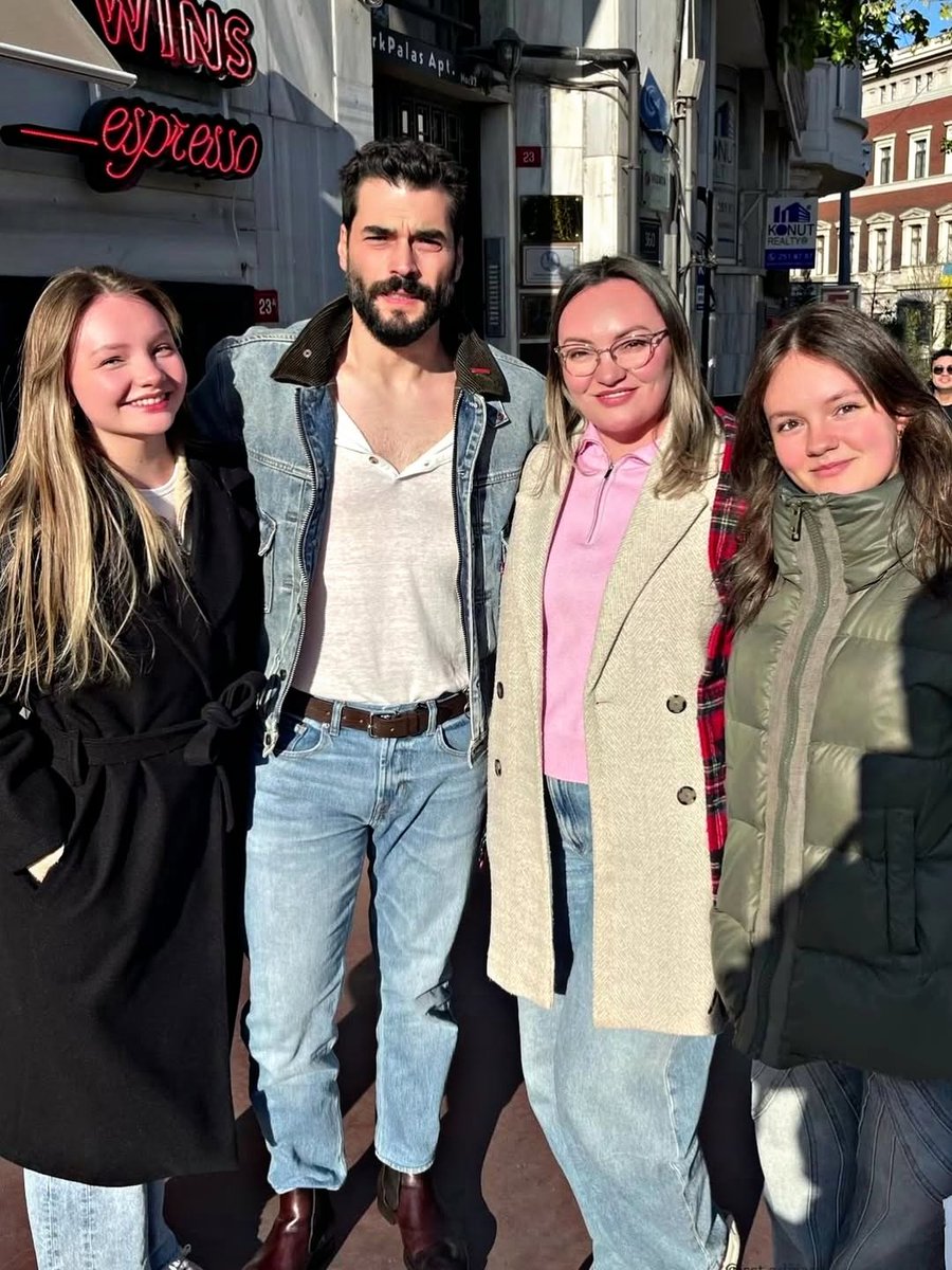 AKIN - SPANISH FAN tweet media