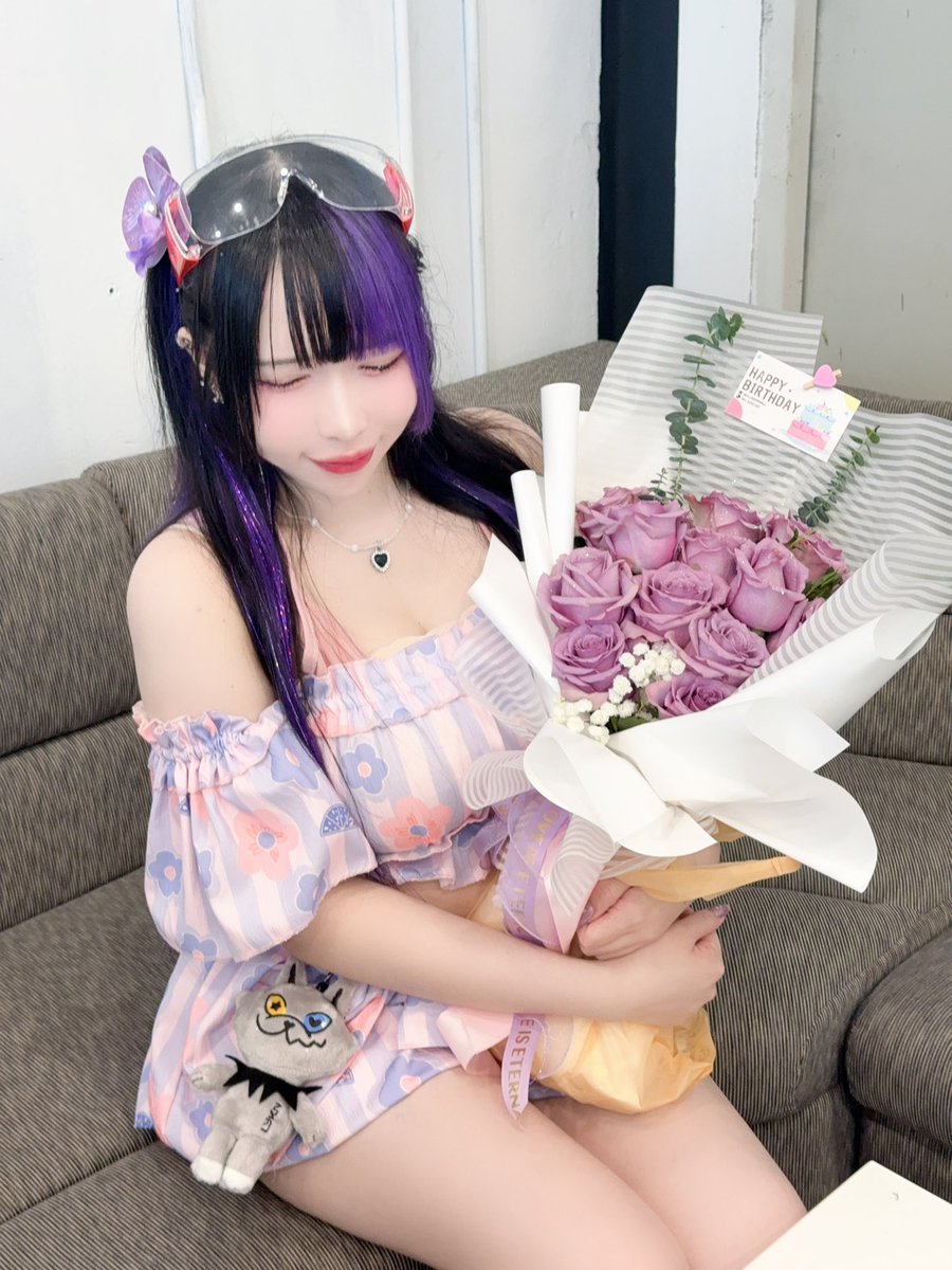 ขอบคุณทุกๆคำอวยพรวันเกิดให้มคต.นะคะ 🎂💜
ขอบคุณสำหรับของขวัญน่ารักๆ ขอบคุณที่คิดถึงมคต. 🥺💜 ขอให้มีสิ่งดีๆกลับไปหาทุกคนเยอะๆเล้ย 🤗

ใครไม่ได้มาหา มาอวยพร ยังมีอีก 2 วันนะคะ
Fri 17 Apr :  BD Party @ Siamdol Cafe
Sun 26 Apr : BD Stage(รอบค่ำ) @ Donki Hall 

มาหากันหน่อยน้าา 🥺🫶🏻