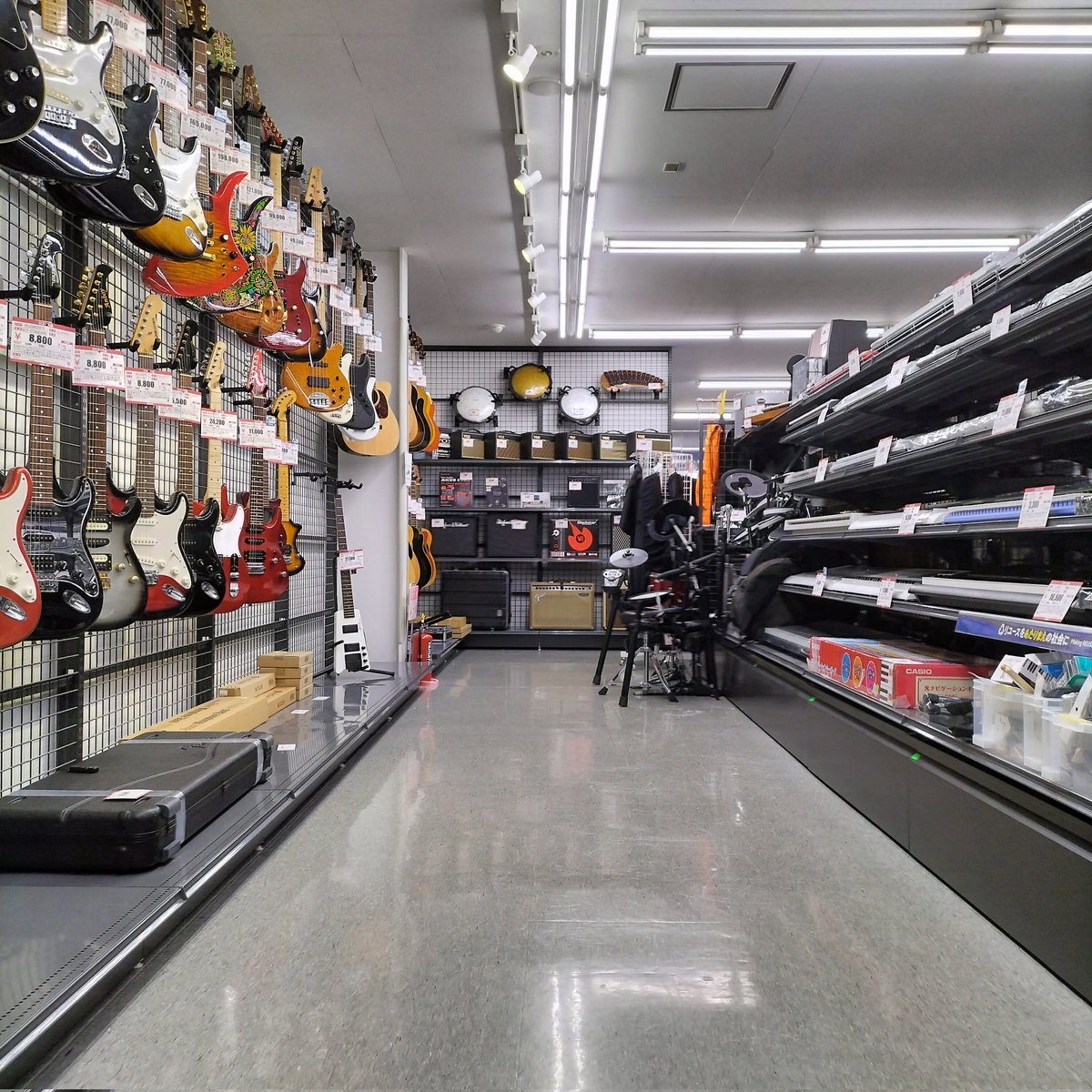 hardsodegaura's tweet photo. 【楽器コーナー新しくなりました】
楽器コーナーが見やすくシンカ！
お客様のご来店お待ちしております
＃ハードオフ　＃ハードオフファミリー https://t.co/vE8VX9cEiF