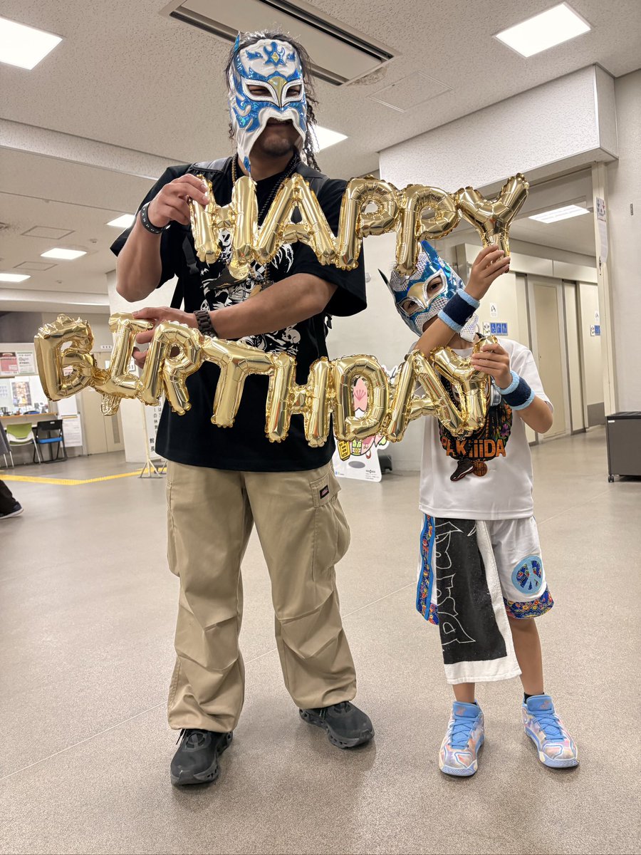 akira4112020's tweet image. バースディボーイ🥳✨4/11
誕生日当日に推しの試合が見れるなんて
最高でしたな🩵🤍
のんびりしすぎて売店行けずやったけど
最後写真撮れてよかった‼︎🫶🏽
#PANDORA
#紫焔