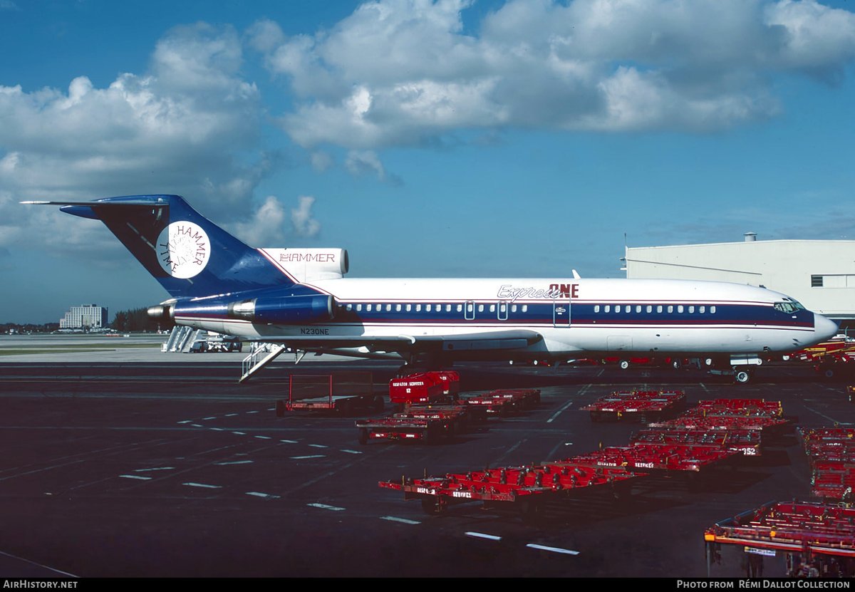 n194at's tweet image. Express One International 
Boeing 727-31 N230NE
MIA/KMIA Miami Intl Airport
October 22, 1990
Photo credit Remi Dallot Collection 
#AvGeek #Airlines #Aviation #AvGeeks #Boeing #B727 #MIA #Miami @iflymia #Longhorn #ExpressOne @BillSablesak 🇺🇸