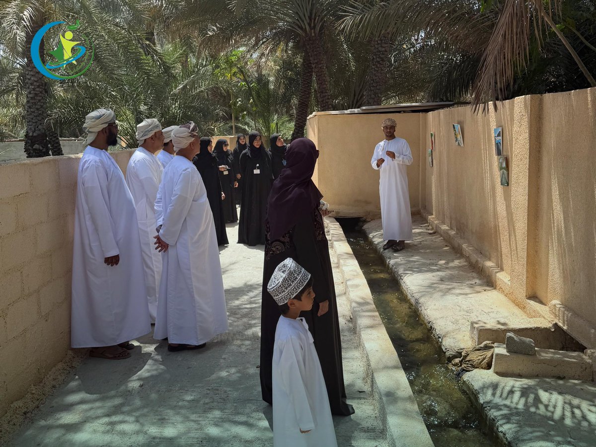 alghizen's tweet photo. نتقدم بالشكر الجزيل لمدرسة عبدالله بن أنيس للبنين لمشاركتهم بمعرض صور الطلبة والذي اطلع عليه الفريق الزائر من وزارة الصحة مشيدين بما تضمنه من رسوم معبرة عن مناظر منتقاه من بلدة الغيزين، وتأتي هذه المشاركة في إطار التعاون والشراكة بين مبادرة الغيزين الصحية ومدارس البلدة.

#الغيزين https://t.co/m6HZLgD8df