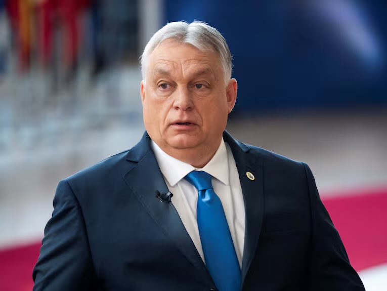 ad__lucem's tweet photo. 🇭🇺🗳️ | Viktor Orban est enfin battu !

Après 16 ans de règne, il est défait par le conservateur Peter Magyar à l’issue des élections législatives.

Emmanuel Macron aurait appelé Peter Magyar pour le féliciter. https://t.co/ScL2uOap06