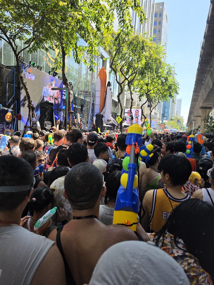 เรื่อยเปื่อย tweet media