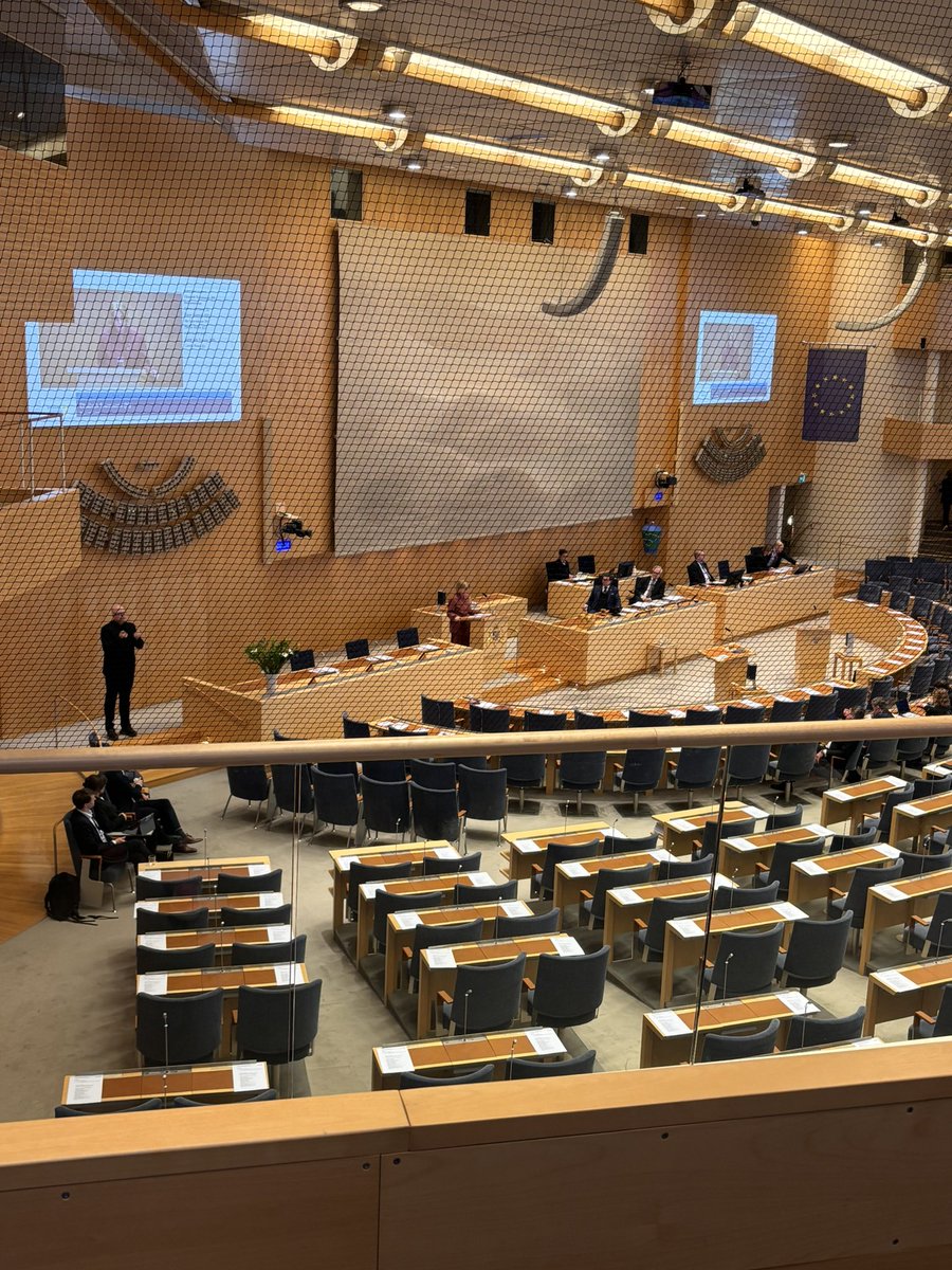 lundhsammeli's tweet image. Ändå fascinerande att finansministern verkligen betonar att reformer och satsningar fullt ut måste finansieras, nästa mandatperiod. För denna period har det visst varit helt okej att inte ta ansvar för ekonomin. Sänkta skatter på lånade pengar är visst ansvarsfullt. #budget #våp