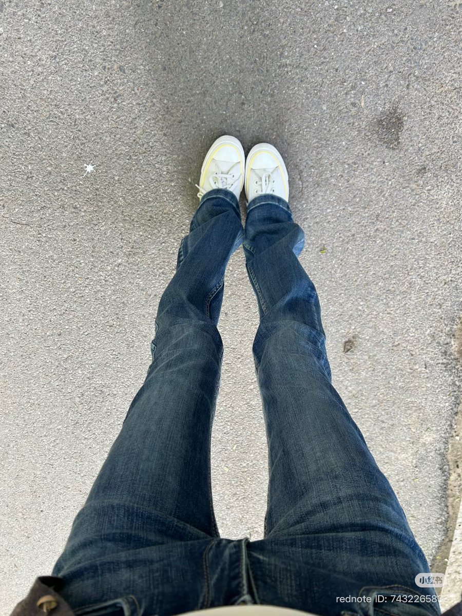 m 𝜗𝜚 tweet media