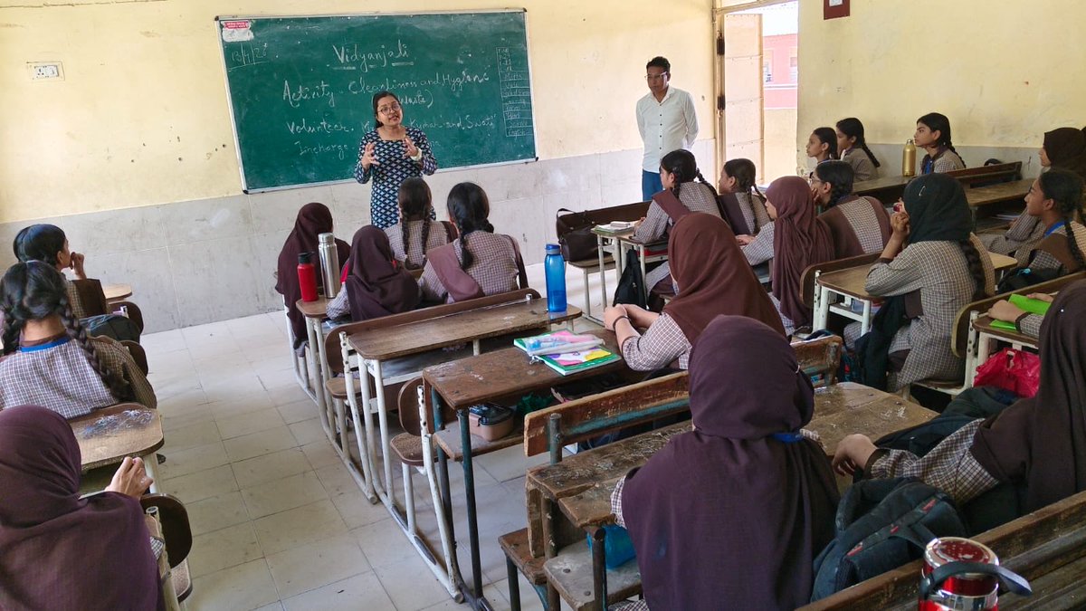 SarvaHitams's tweet image. Sarva Hitam Manav Seva Sansthan conducted an e-waste awareness session at Govt. Senior Secondary School, Joga Bai—empowering students to take steps towards a cleaner, greener future. 🌱♻️

#EwasteAwareness #GreenFuture