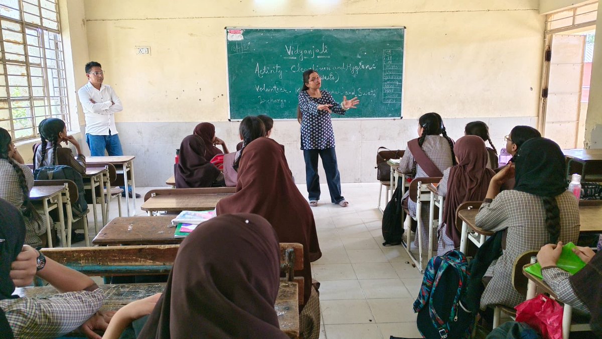 SarvaHitams's tweet image. Sarva Hitam Manav Seva Sansthan conducted an e-waste awareness session at Govt. Senior Secondary School, Joga Bai—empowering students to take steps towards a cleaner, greener future. 🌱♻️

#EwasteAwareness #GreenFuture