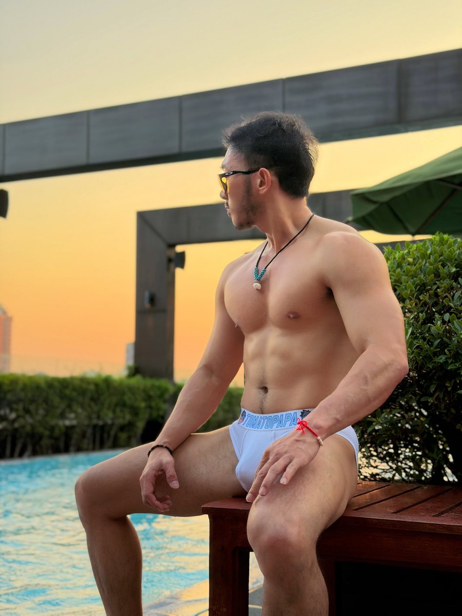 BankNeverdie tweet media