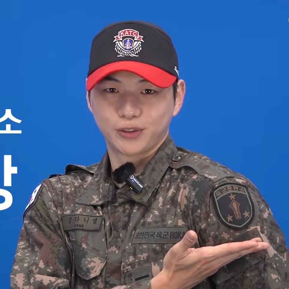 GanbareyoD's tweet photo. 🫡👮‍♂️
　　　　　　　　　　🫡🪖 https://t.co/yzXFIA9njN