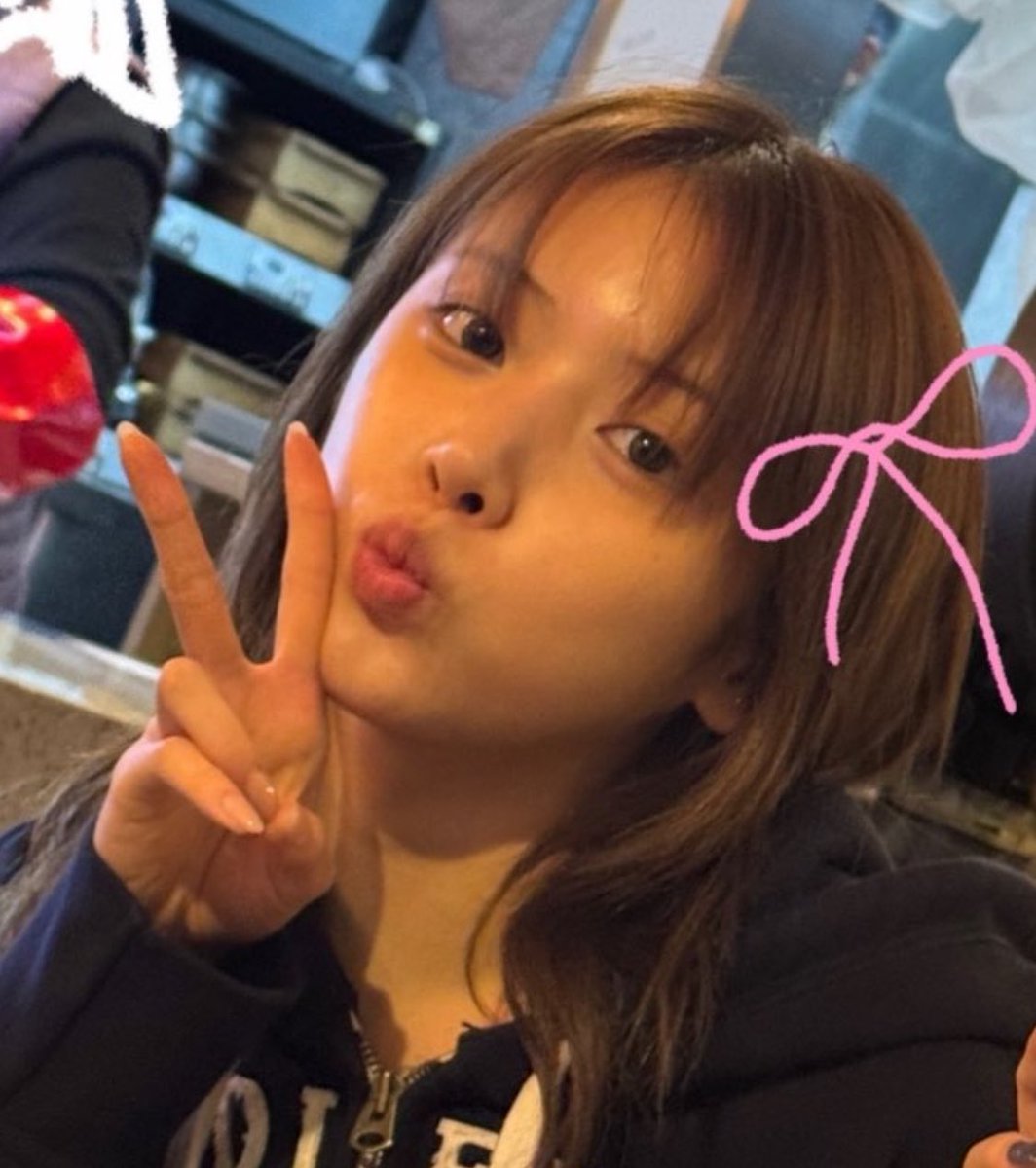 김지우 얼굴 tweet media