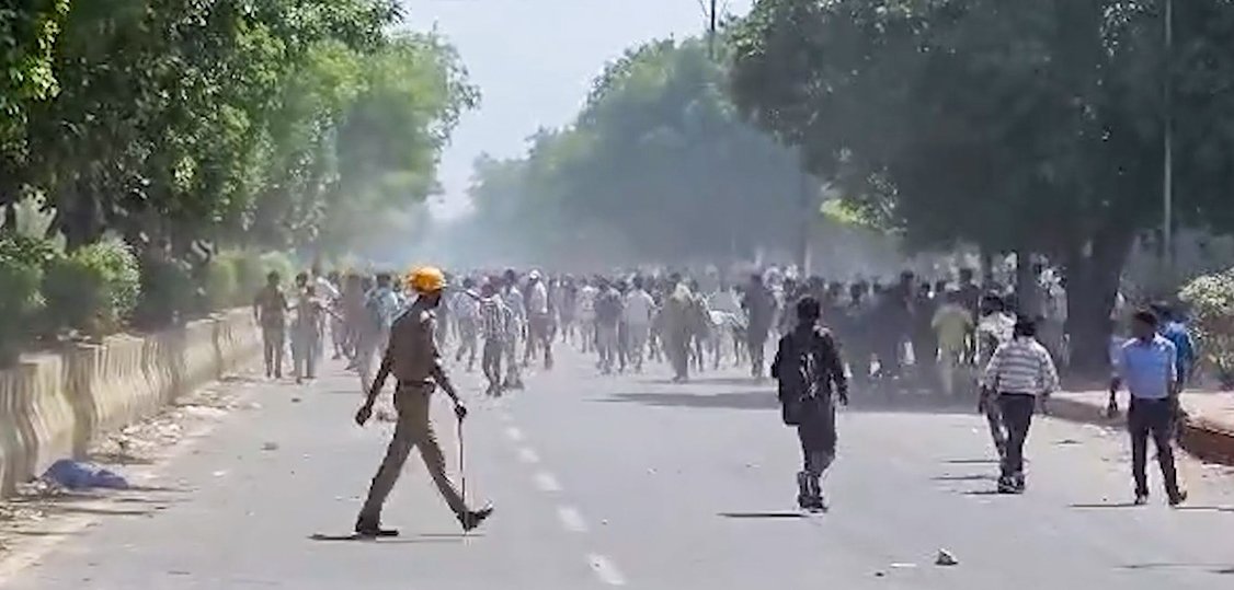 Protest in industrial areas in #Noida reported, UP police says keeping eye on situation

Read more...
facebook.com/share/p/18YPMi…