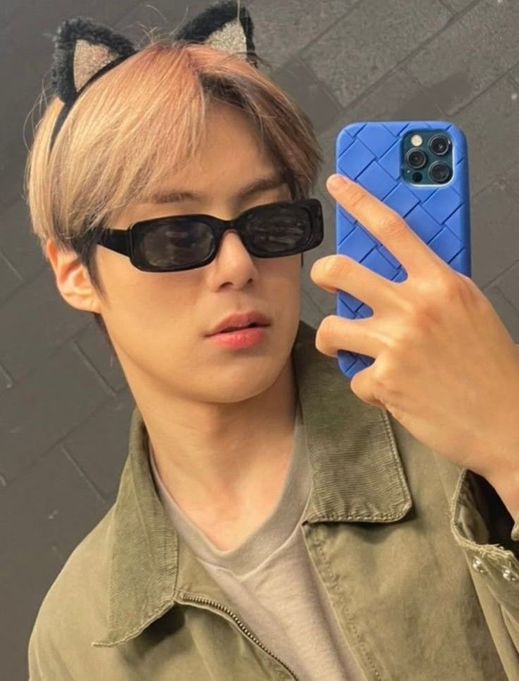 mey ⋈ | tweet media