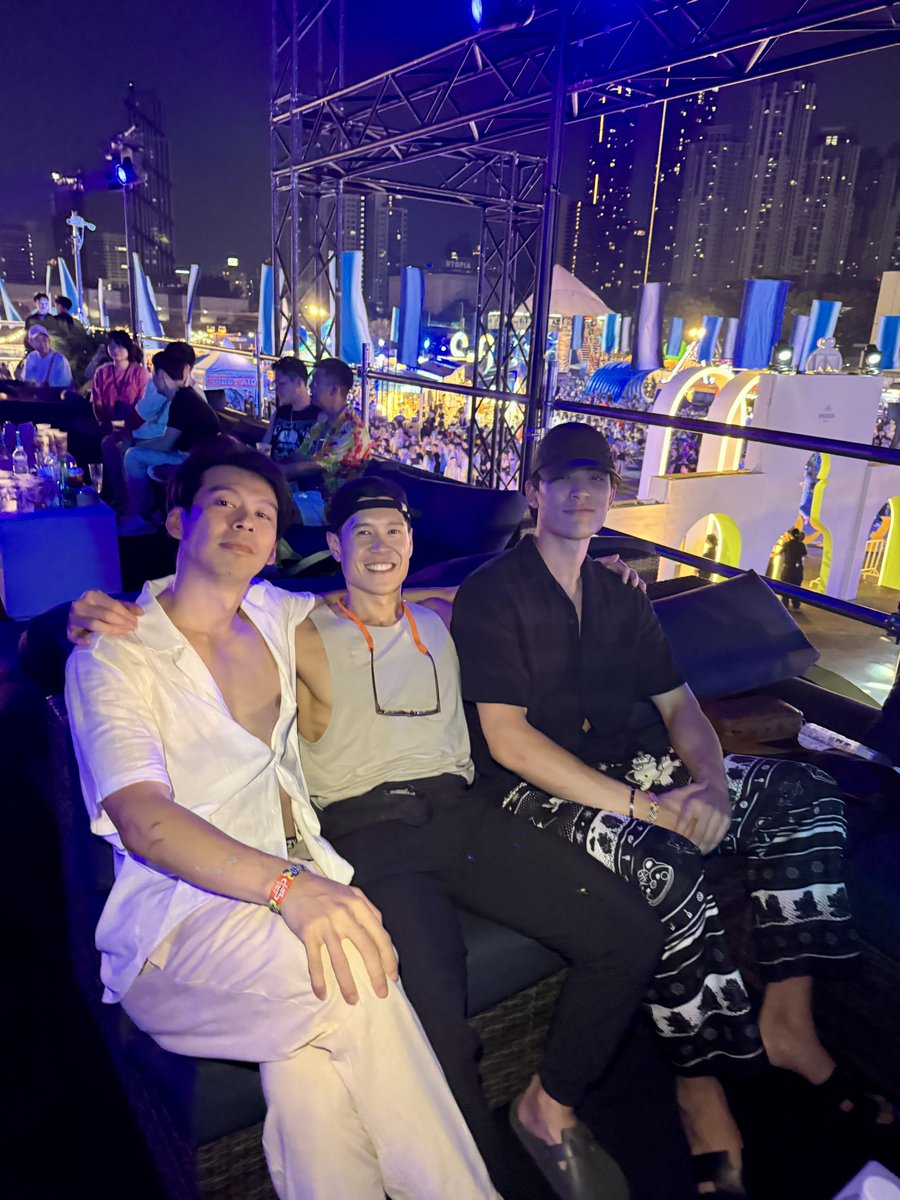 Teacher Kevz tweet media