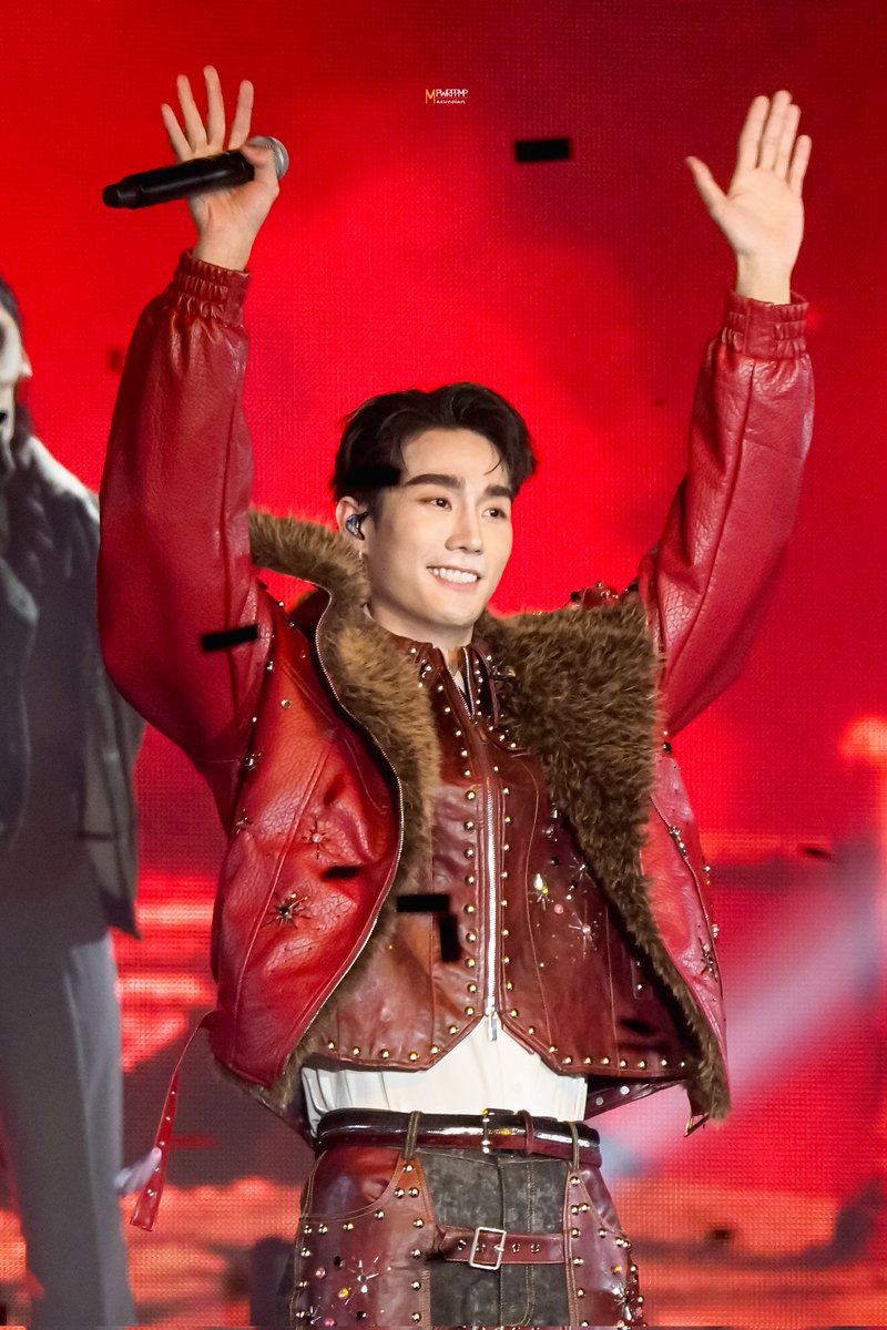 mpwrppmp's tweet image. 04.04.26📸🧡 | #memmorimm *~🎀

อตฟ.ร้ากกกกกกกกกกกทุกคนน🤚🏻🫶🏻❤️

FORCEBOOKMAFOX FUNTOPIA D2

#ForceBookFanconD2 4/45
~° #ฟอสบุ๊ค #forcebook 
#fforce_ @fforcejs °~♡