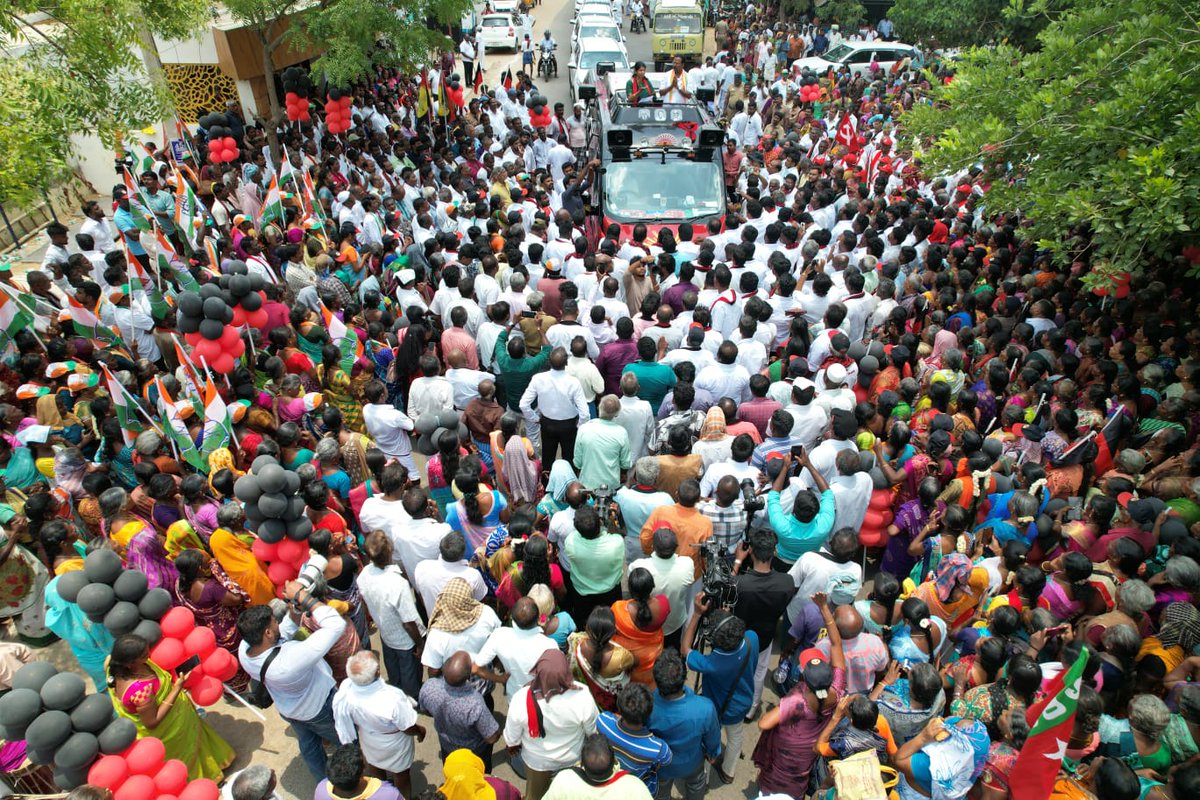 KanimozhiDMK's tweet photo. நாங்குநேரி சட்டமன்ற தொகுதிக்குட்பட்ட பரப்பாடி பகுதியில் மதச்சார்பற்ற முற்போக்கு கூட்டணி வெற்றி வேட்பாளர் திரு. @ruby_manoharan அவர்களுக்கு கை சின்னத்தில் வாக்குச் சேகரித்தோம்.

கல்வியில் தொடங்கி, நமது அனைத்து உரிமைகளையும் பறிக்க நினைக்கும் பாஜக அதிமுக கூட்டணியை வீழ்த்திடுவோம். மதச்சார்பற்ற முற்போக்குக் கூட்டணிக்கு வாக்களிப்போம்!

#VoteForDMK