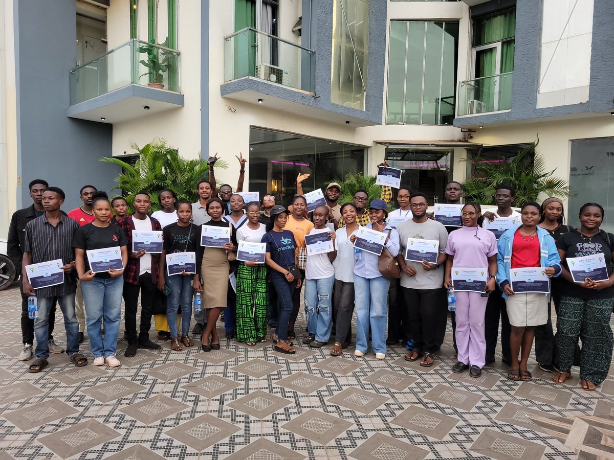 Medesysolutions's tweet photo. We extend our sincere appreciation to our amazing ambassadors who showed up in great numbers and demonstrated outstanding commitment. Their dedication to engaging the community and sharing our mission was truly inspiring. https://t.co/AsSYlrTNVH