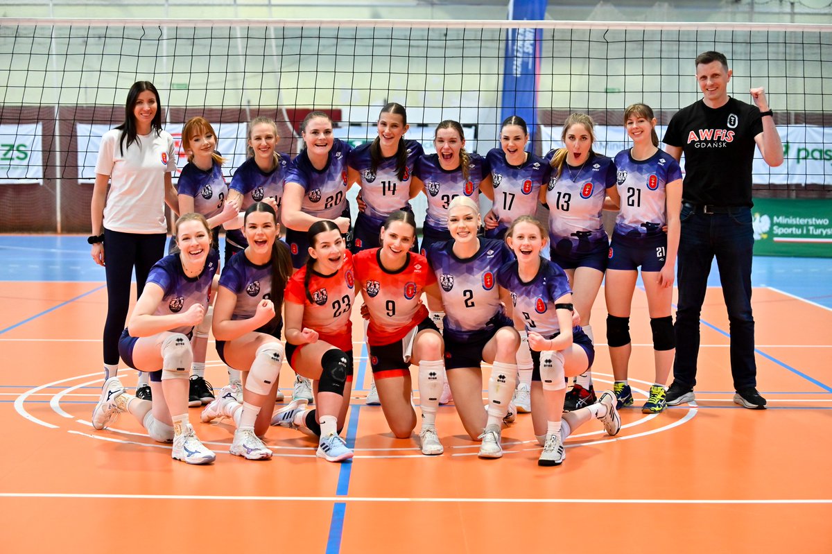 AWFiSGda's tweet image. 🏐AWFiS Gdańsk w FINALE Akademickich Mistrzostw Polski!
Nasze siatkarki wygrały turniej półfinałowy strefy A.
W wielkim finale pokonały PP Poznań 2:1

Finał Akademickich Mistrzostw Polski odbędzie się w Warszawie w dniach 30.04–03.05.2026. Trzymamy kciuki! 
#AWFiS #AMP #volley