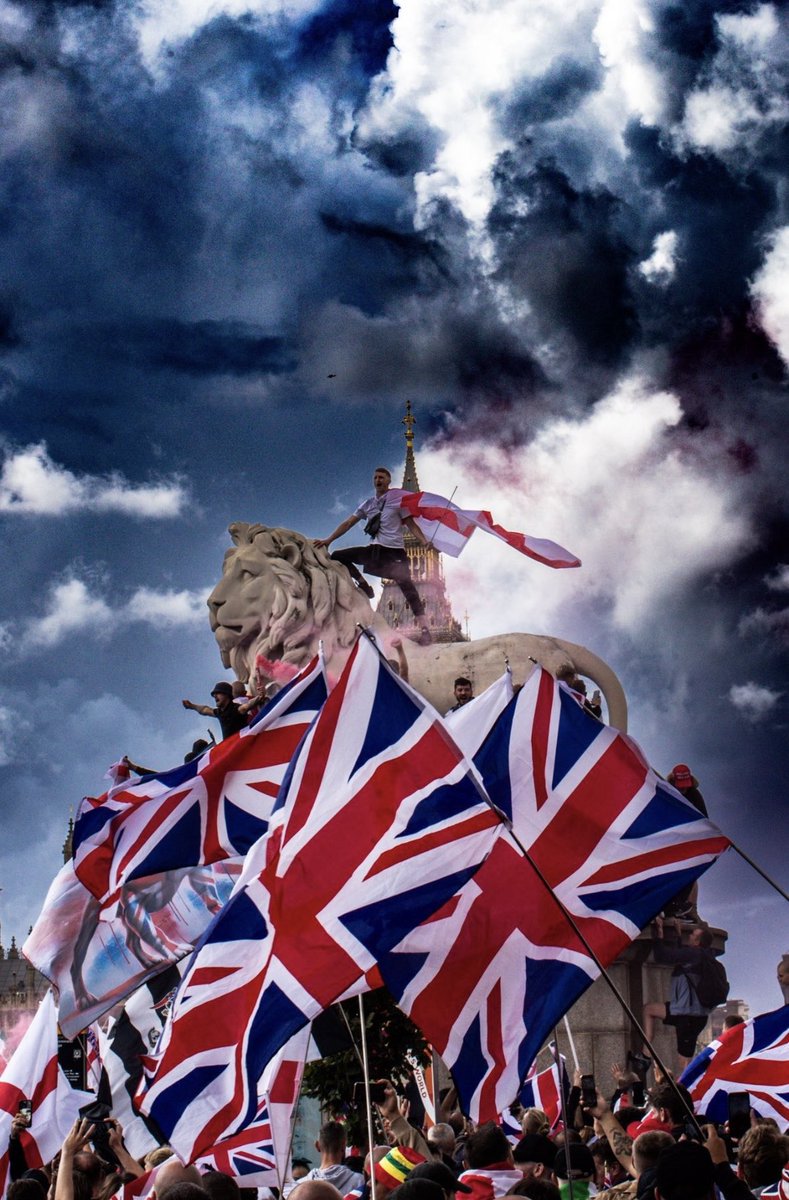 King James tweet media