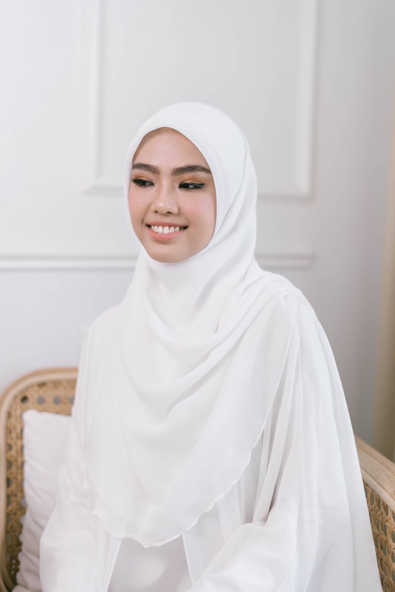 fabrikputih's tweet photo. on shopee vs on bride 👰🏻‍♀️

link: https://t.co/4pd4GVh3zm https://t.co/Nm0NVL2k5T