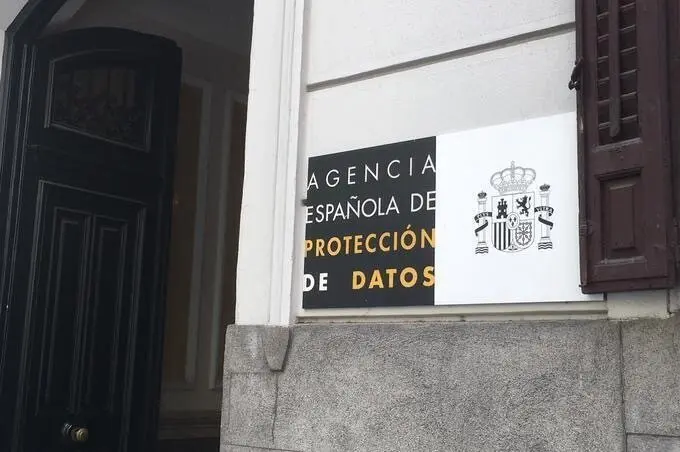 Securizame's tweet image. Brecha de seguridad en la Agencia de Protección de Datos: desvela por error el DNI de trabajadores elconfidencialdigital.com/articulo/segur… #Internet #Noticia #Tecnología #CiberSeguridad vía @ecd_