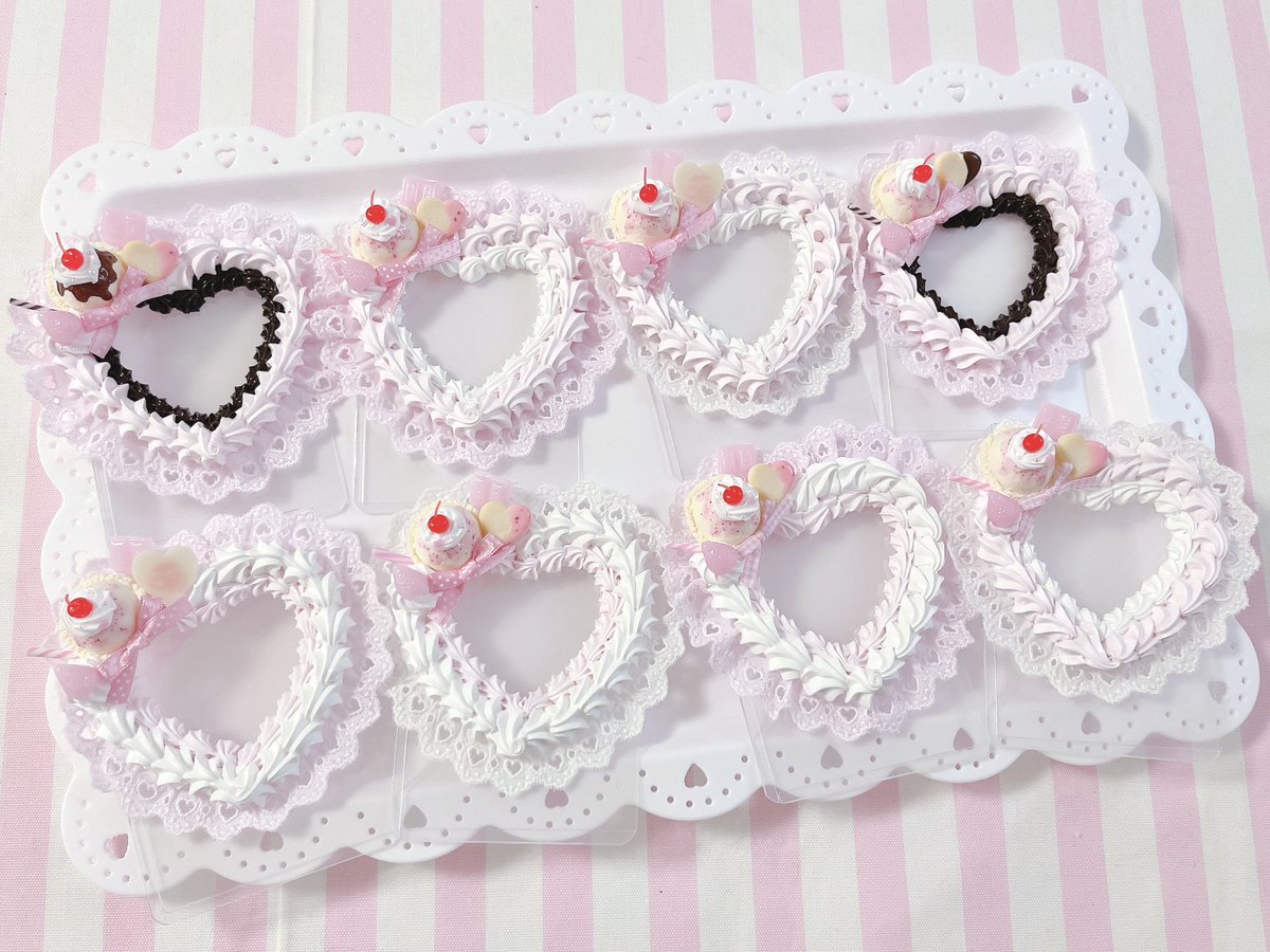 My_SweetsRecipe's tweet photo. こちら本日です.ᐟ.ᐟ
上左から右、下左から右の順番で出品予定です。こちら8点と赤ドットリボン2点あります🎀 https://t.co/imQVsjVXwR