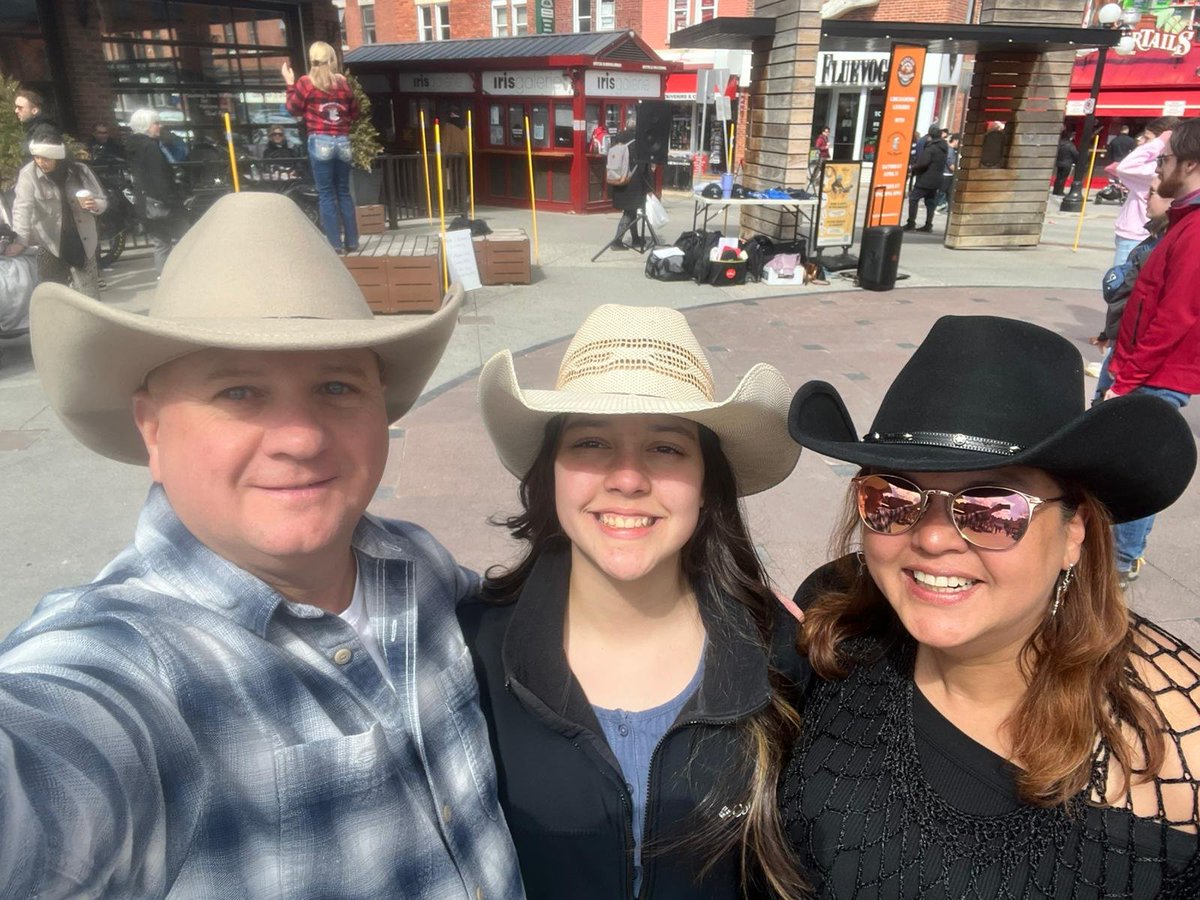 cavive1911's tweet photo. @maple_and_moonshine Festival in Ottawa. Finally a country weekend in the heart of the capital! Amazing event! https://t.co/q7CDliFRby